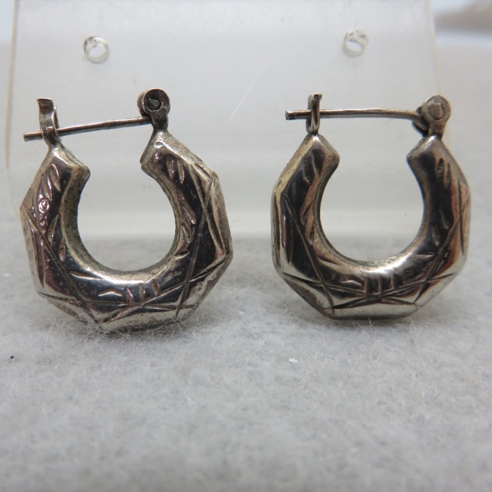 Vintage 70s Sterling silver etched hoops .75 inch